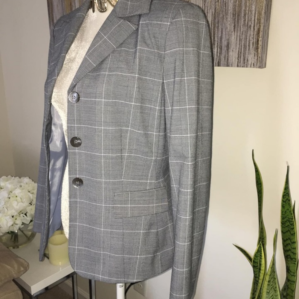 Le Suit size 6 - Picture 4 of 4